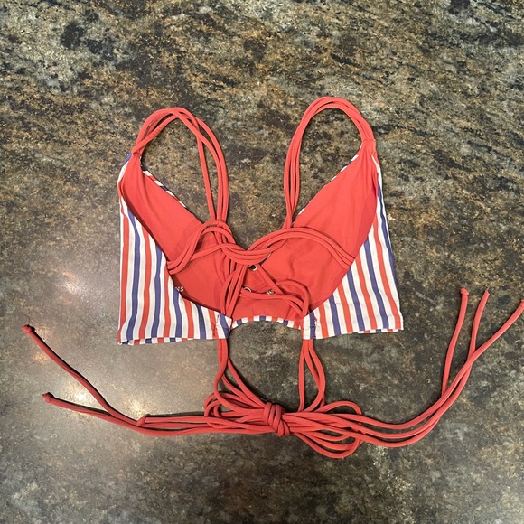 Boys + Arrows Dylan Top in Yankee - Picture 2 of 3